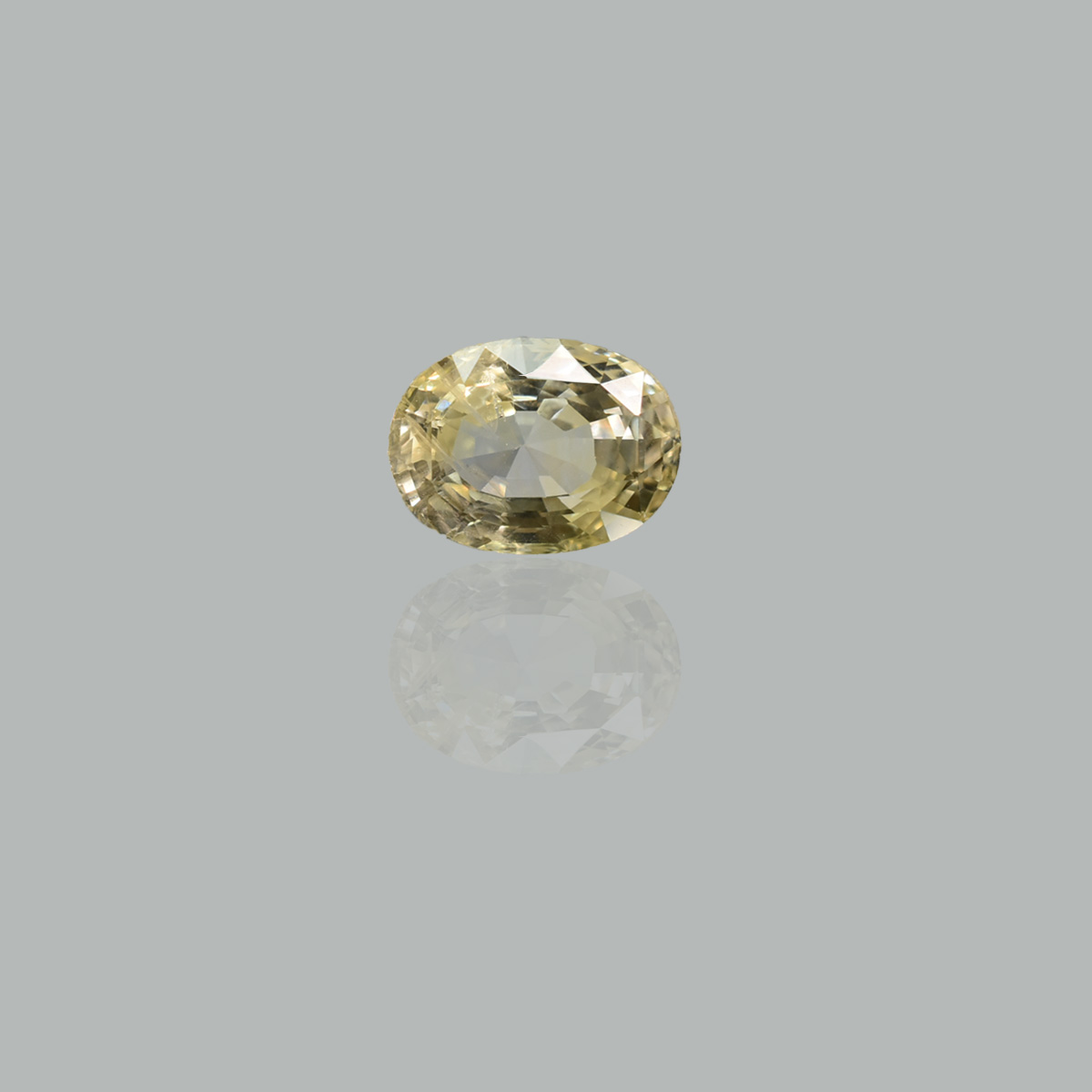 11.87 Carats Yellow Sapphire ( 13.18 Ratti Pukhraj )