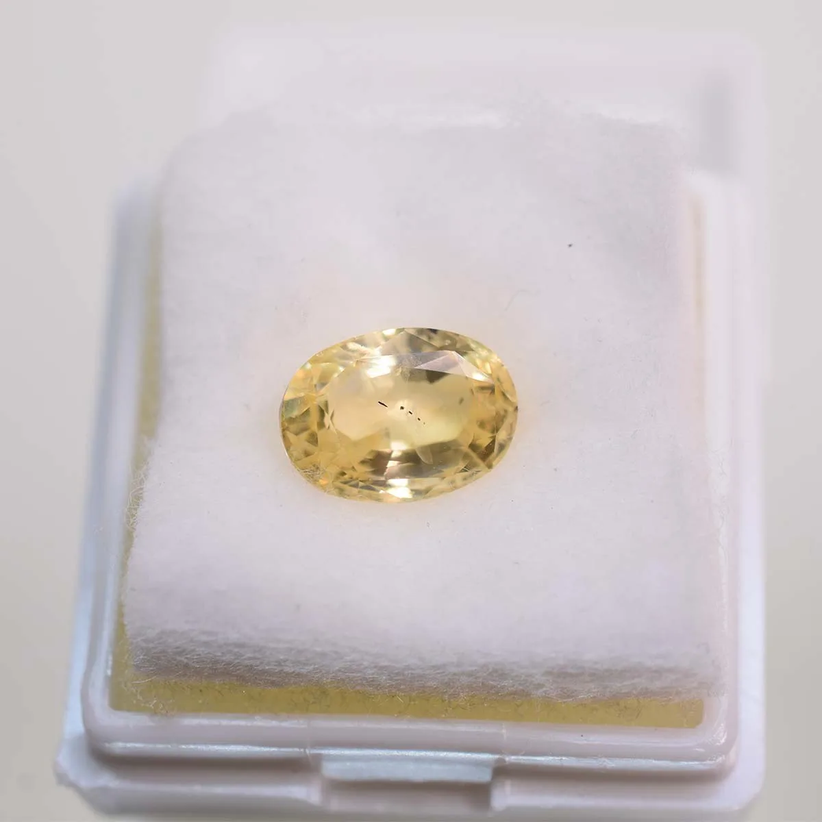 4.11 Carats Yellow Sapphire ( 4.57 Ratti Pukhraj ) - Image 5
