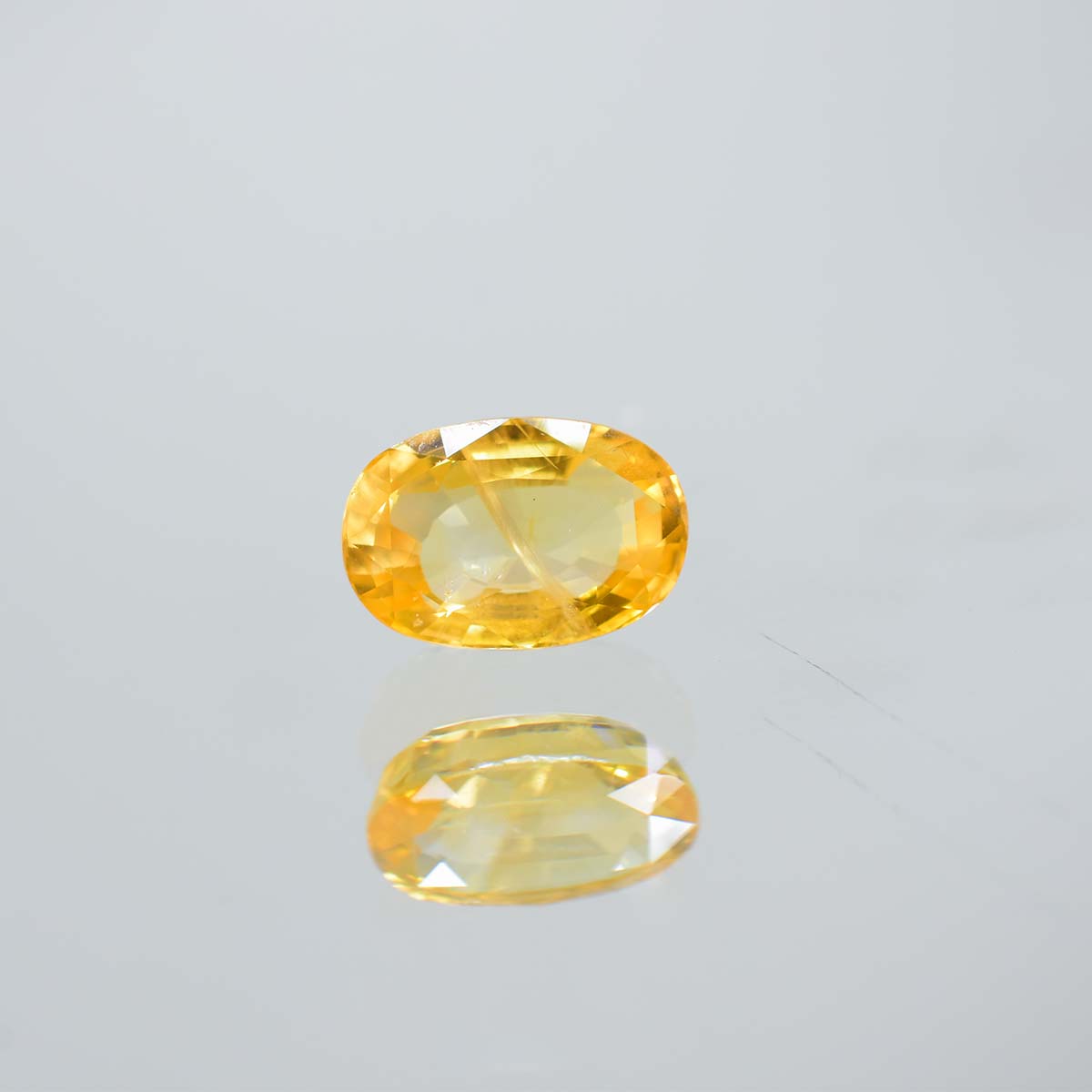 6.67 Carats Yellow Sapphire ( 7.41 Ratti Pukhraj )