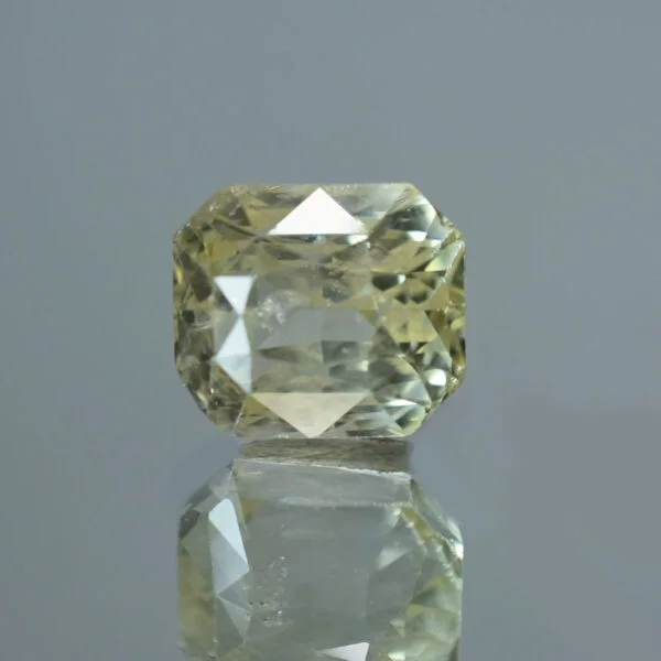 9.58 Carats Yellow Saphhire ( 10.64 Ratti Pukhraj )