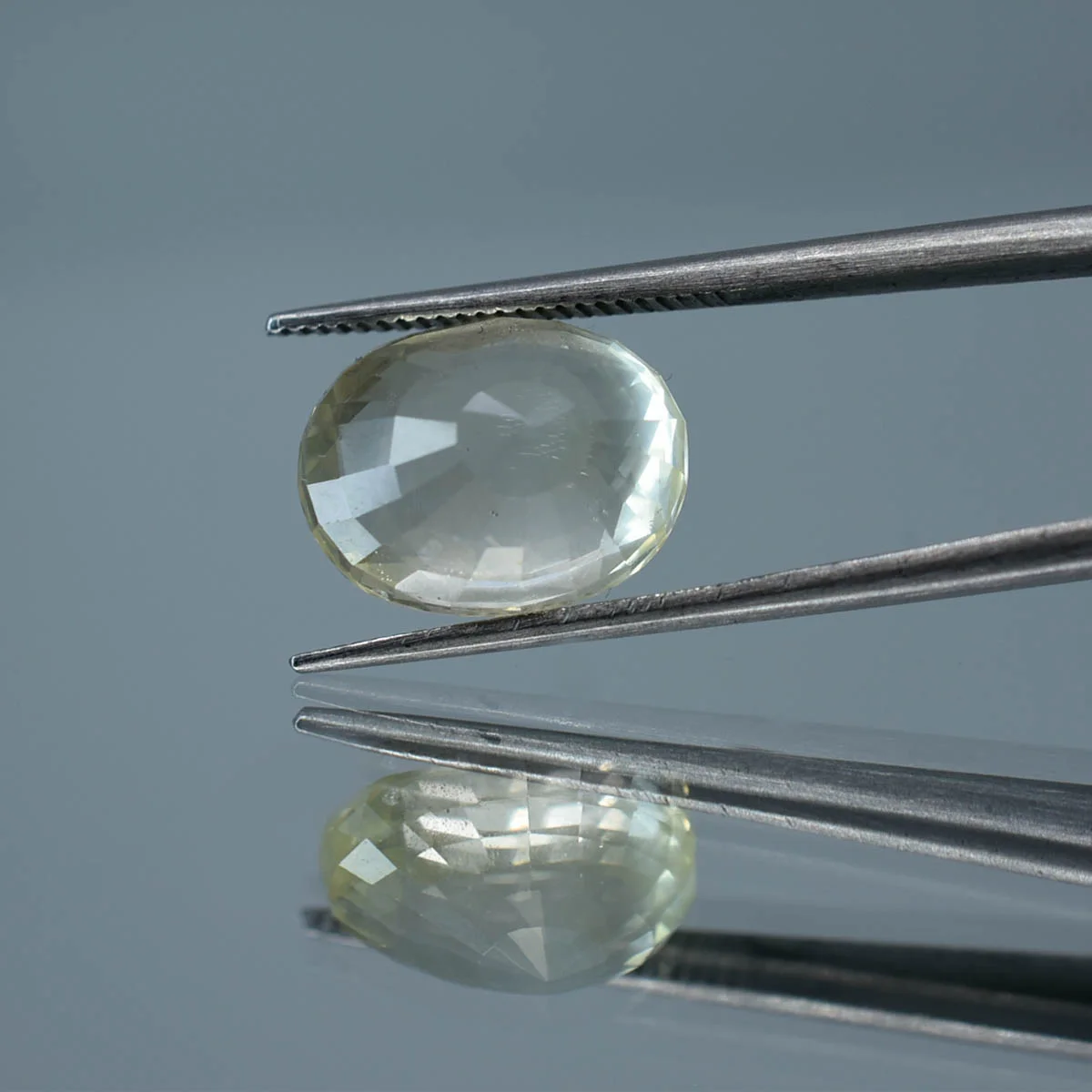 7.75 Carats Yellow Saphhire ( 8.61 Ratti Pukhraj ) - Image 3