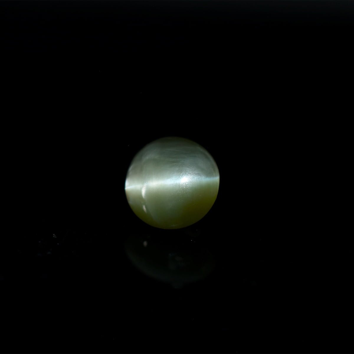 rg-chryso-cat-38 (2) 4.92 Carats Chrysoberyl Cat's Eye ( 5.47 Ratti Lehsuniya ) - Image 1