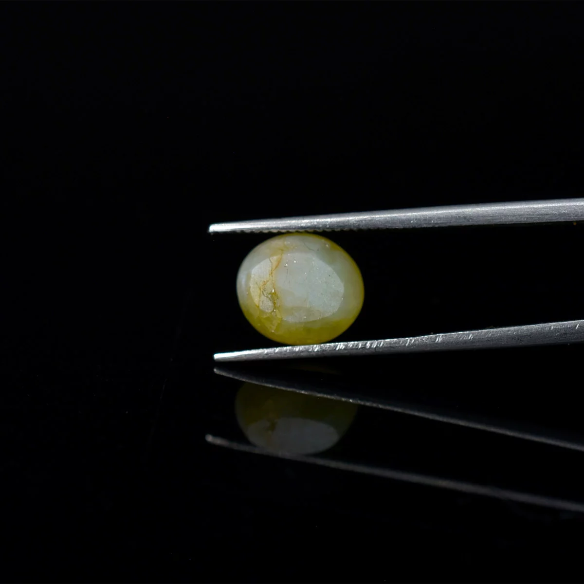 4 Carats Chrysoberyl Cat's Eye ( 4.44 Ratti Lehsuniya ) - Image 3