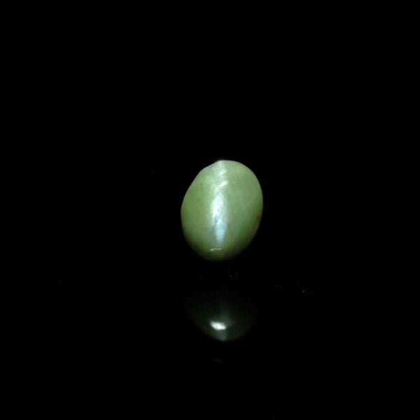 4.09 Carats Chrysoberyl Cat's Eye ( 4.54 Ratti Lehsuniya )