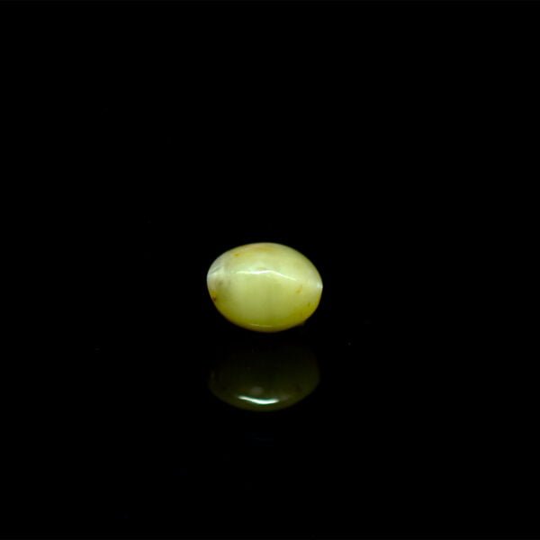 4.71 Carats Chrysoberyl Cat's Eye ( 5.23 Ratti Lehsuniya )