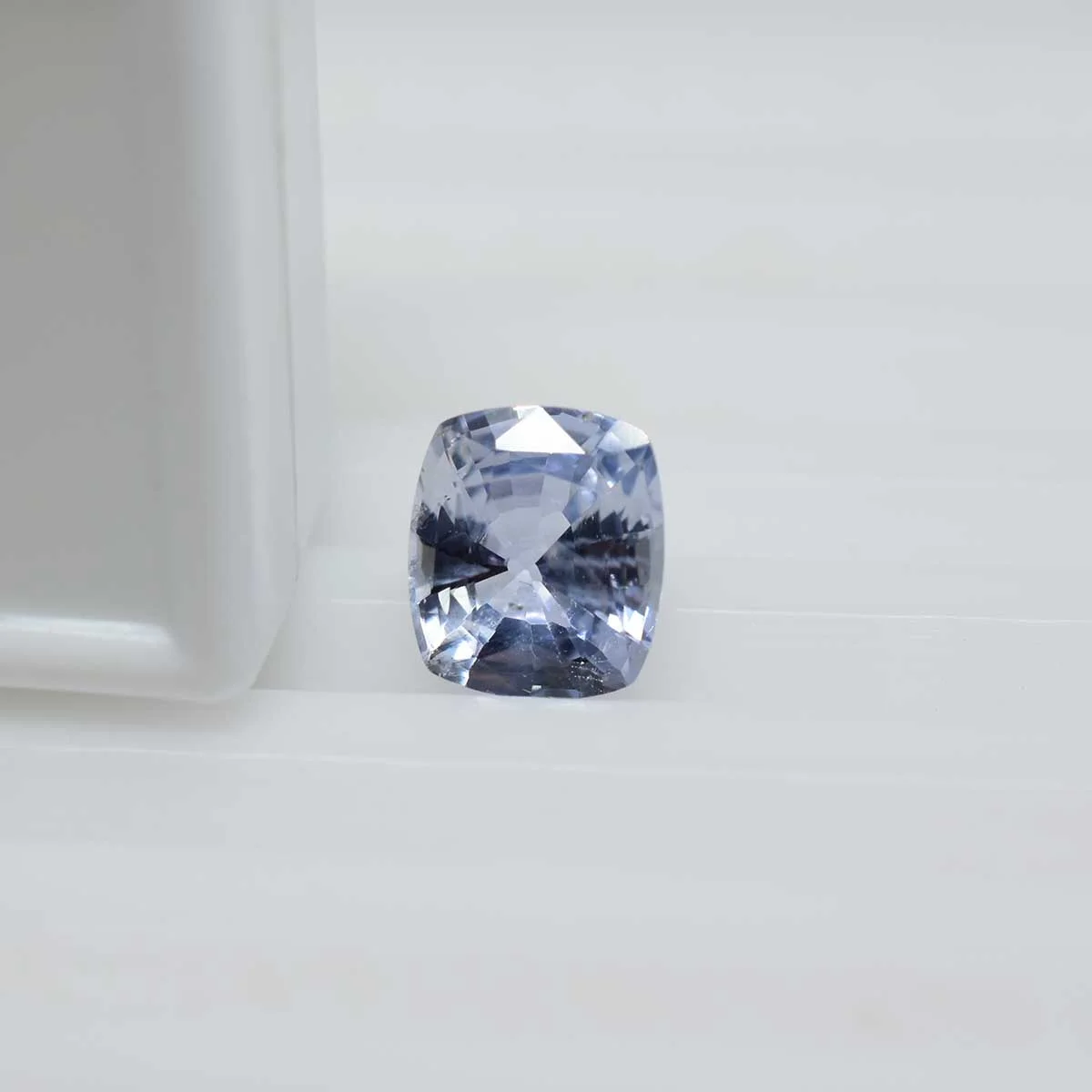 3.07 Carats Blue Sapphire ( 3.41 Ratti Neelam ) - Image 2