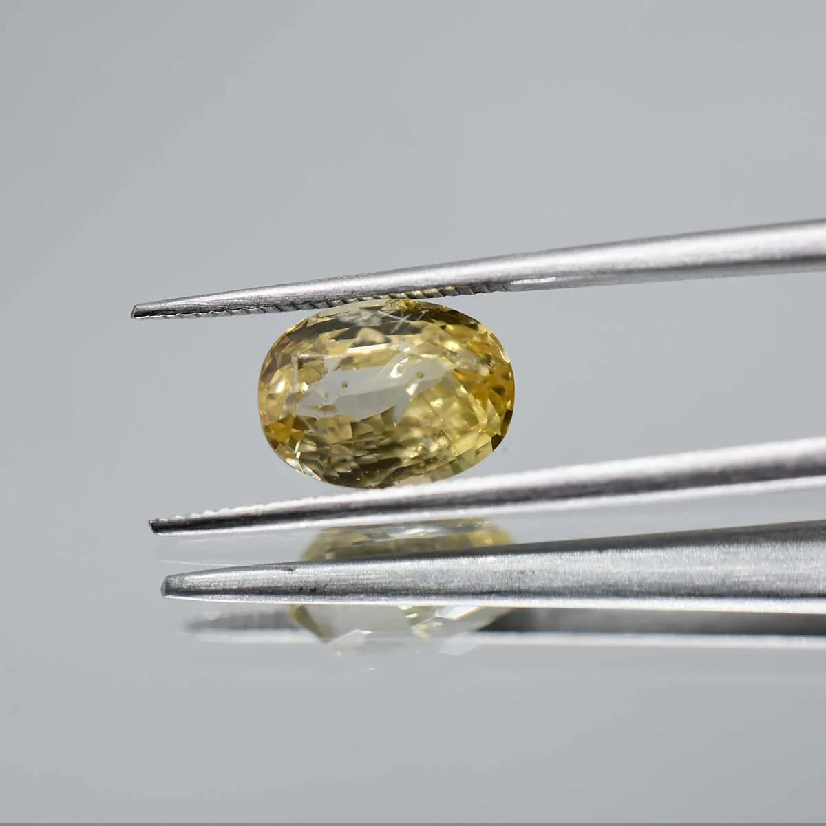 4.17 Carats Yellow Sapphire ( 4.63 Ratti Pukhraj ) - Image 2