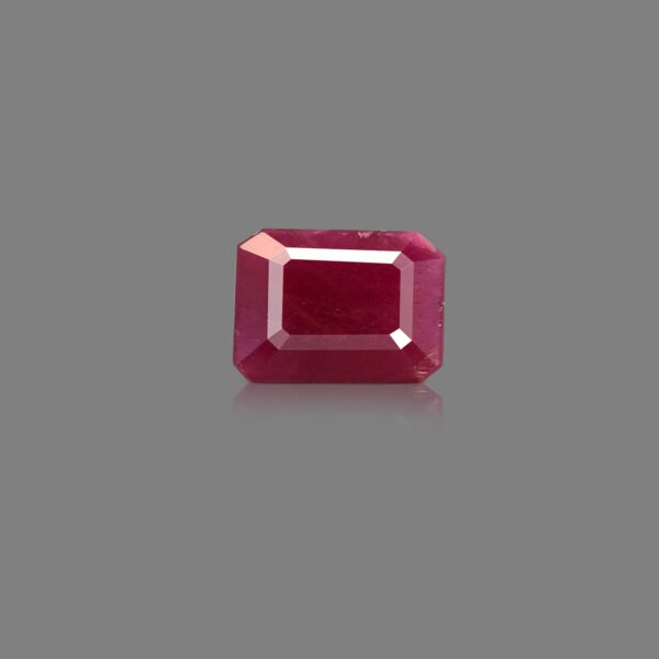 6.85 carats Ruby ( 7.61 ratti Manik )