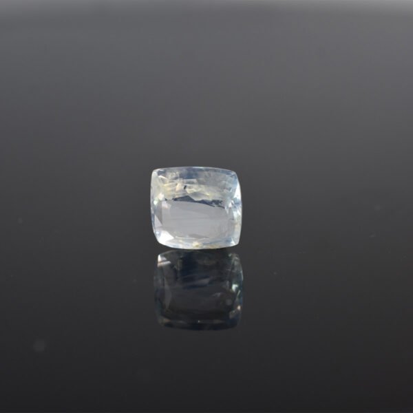5.34 carats Yellow Sapphire ( 5.93 ratti Pukhraj )