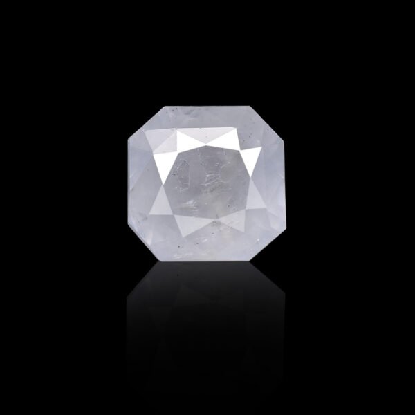 10.61 carats White Sapphire ( 11.79 ratti Safed Pukhraj )