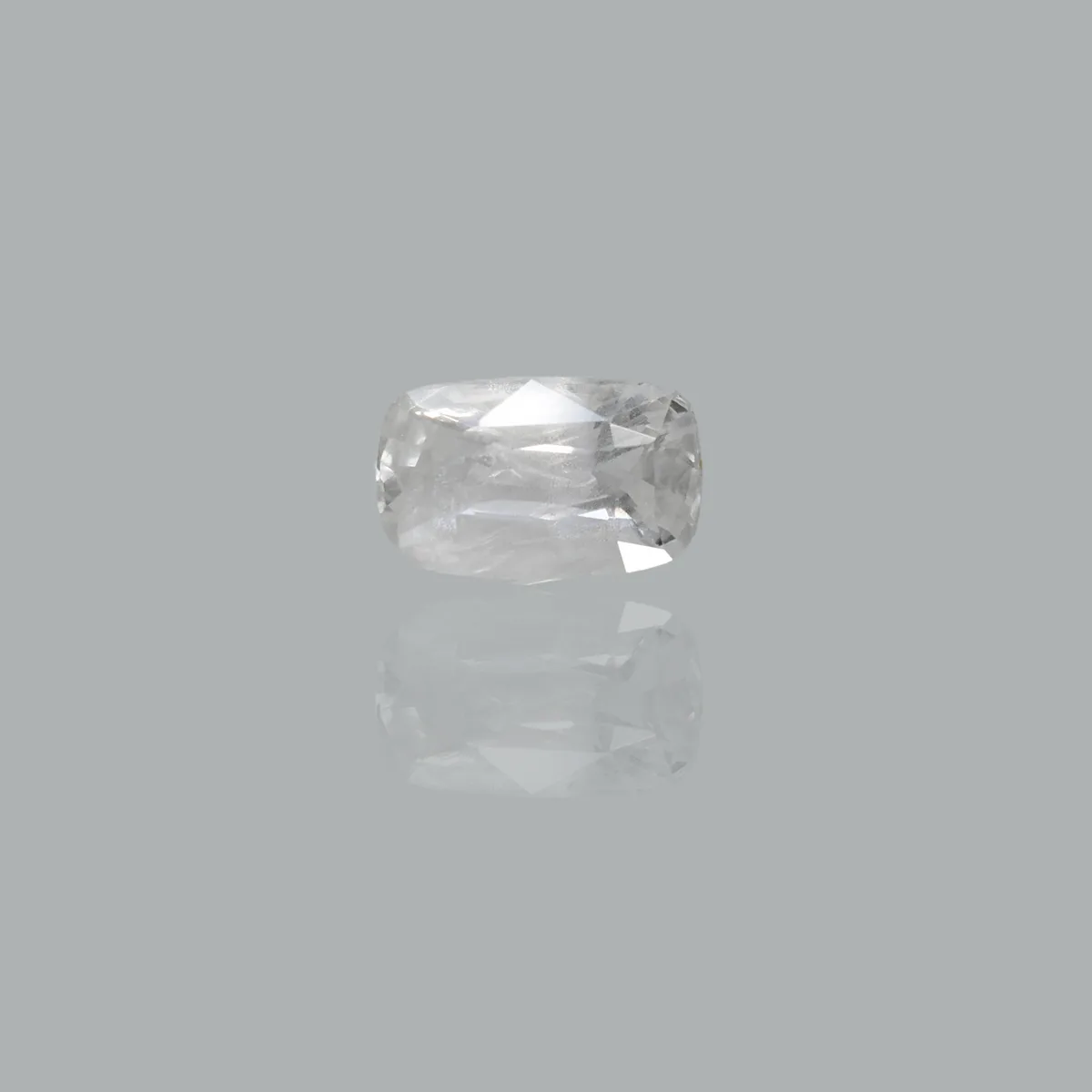 4.97 Carats White Sapphire ( 5.52 Ratti Safed Pukhraj ) - Image 1